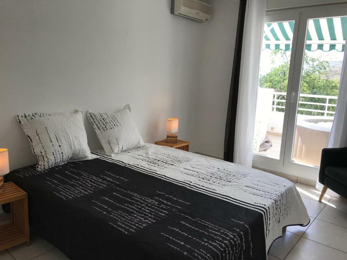 Meuble Homard Avec Jacuzzi Et Vue Mer Saint-Gilles-les-Bains Buitenkant foto