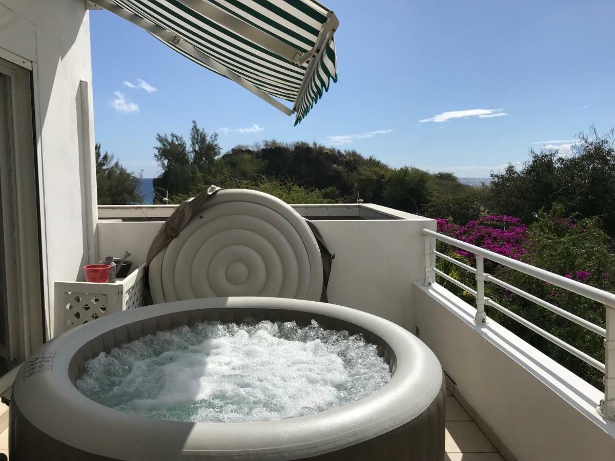Meuble Homard Avec Jacuzzi Et Vue Mer Saint-Gilles-les-Bains Buitenkant foto