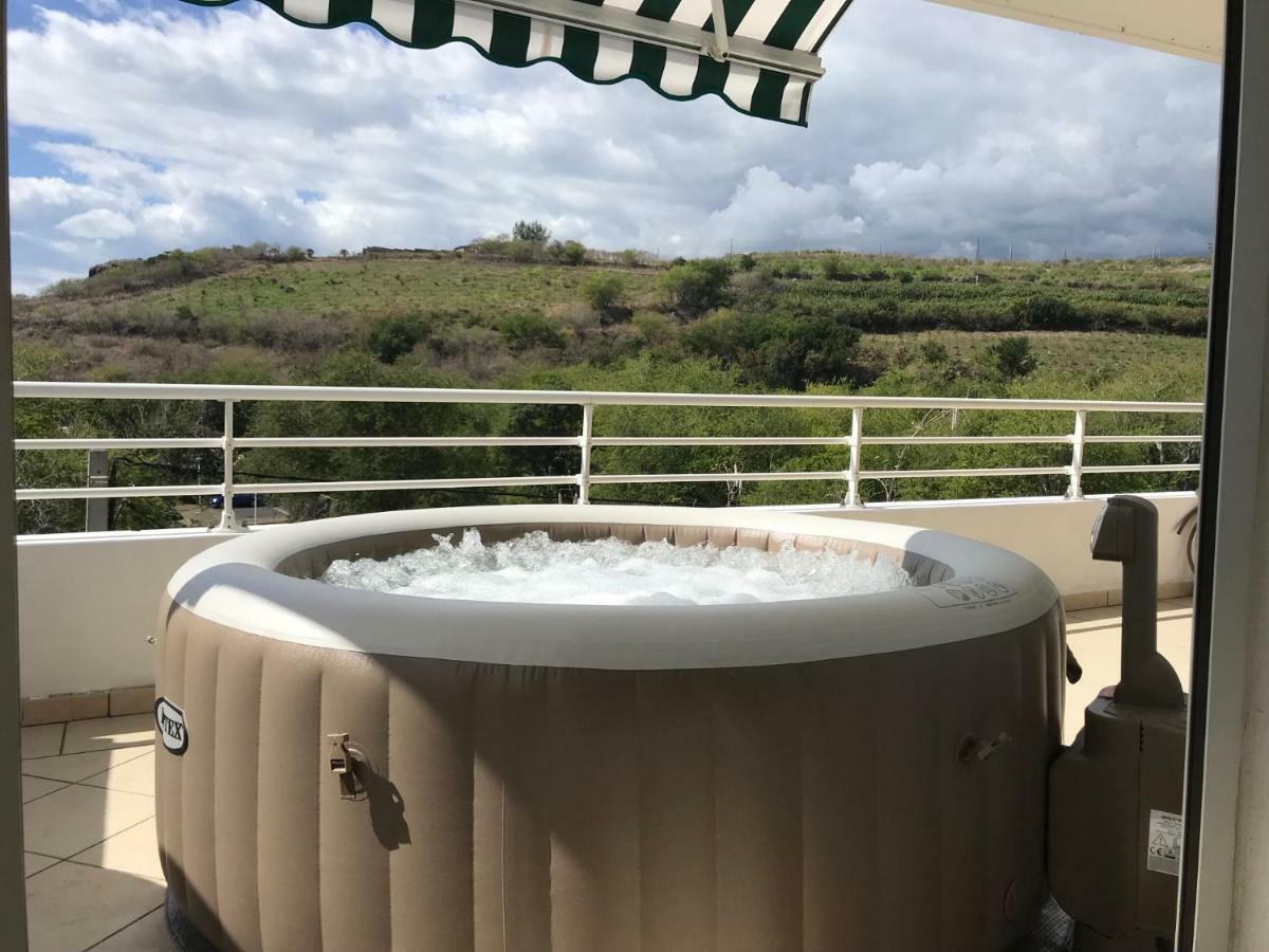 Meuble Homard Avec Jacuzzi Et Vue Mer Saint-Gilles-les-Bains Buitenkant foto